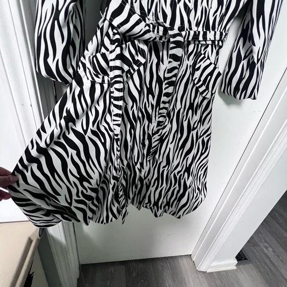 D&Y Zebra Pattern Utility Jacket - Picture 4 of 8